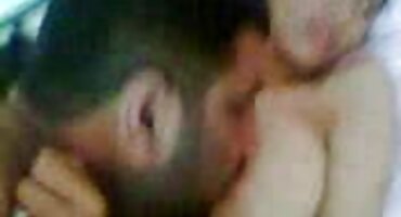 kate linh sex Ass sex gay hay lớn người phụ nữ da đen lắc mông nhờn của mình.
